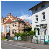 Strassenansicht der beiden StartWerk-Gebäude in Wiesbaden